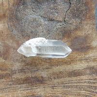 Natural lear quartz crystal point natural raw stone