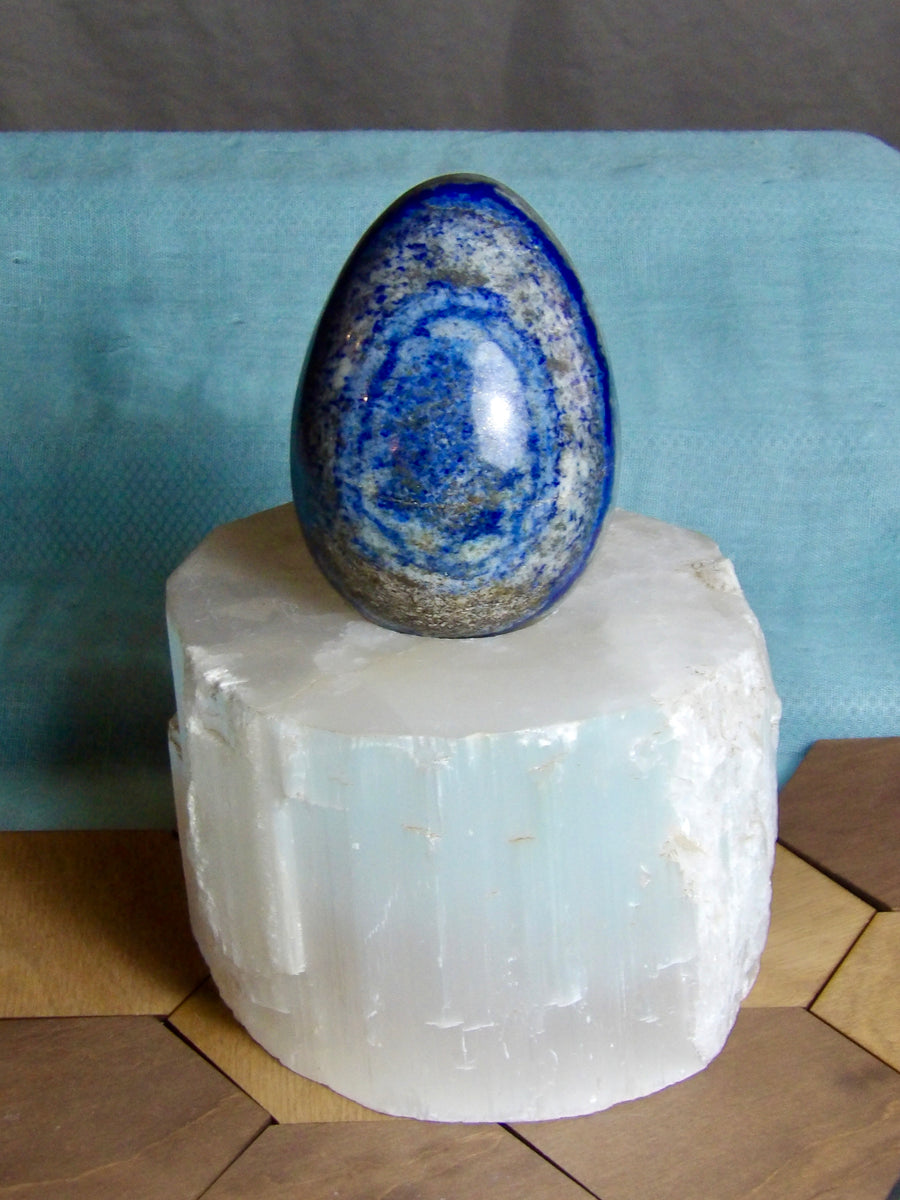 Lapis Lazuli Egg (1.5 lbs | 4” x 3”)