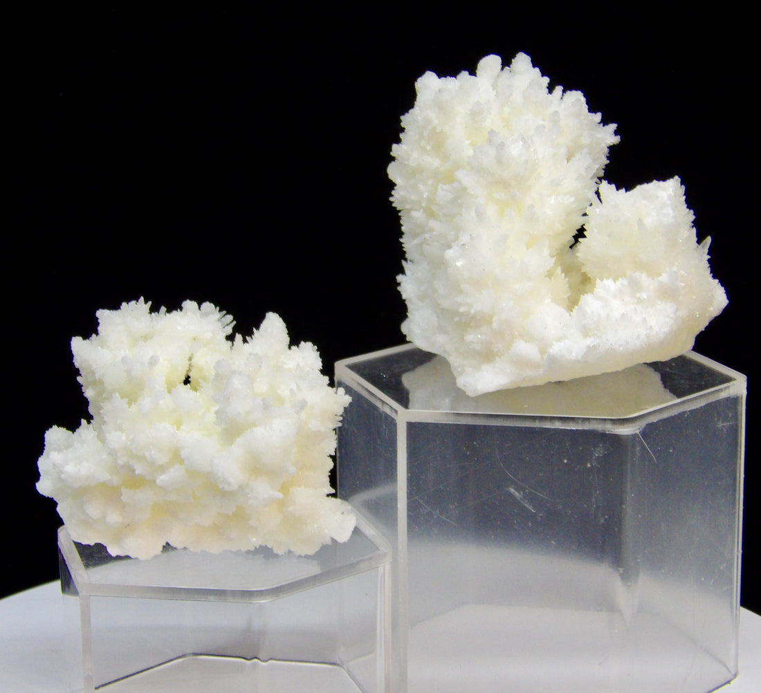 Aragonite
Locality: Buena Tierra Mine, Santa Eulalia, Chihuahua, Mexico
