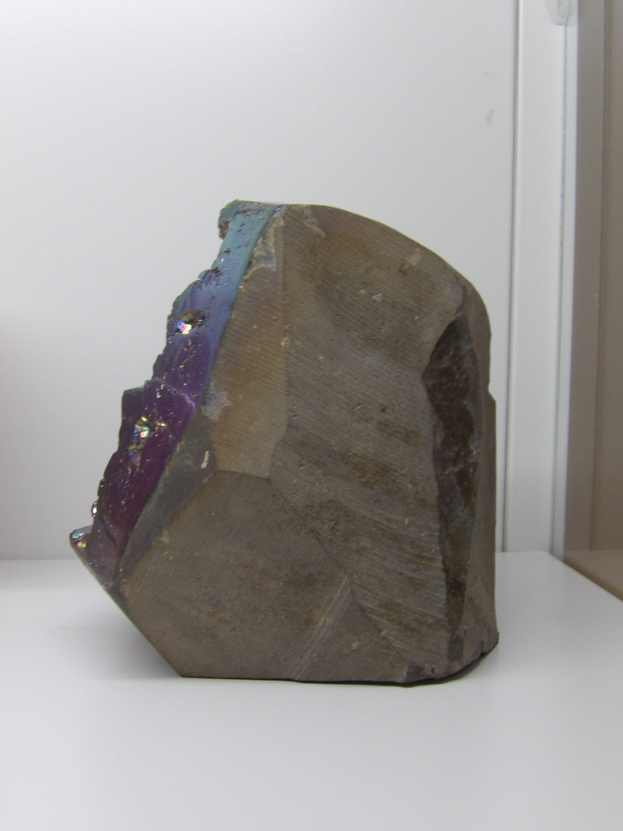 Aura Quartz Cut Base Back 