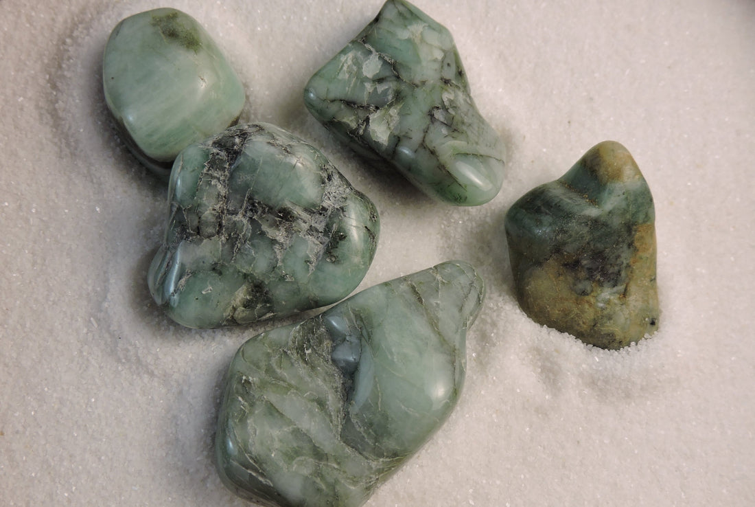 Tumbled Emerald (Price Per Piece)