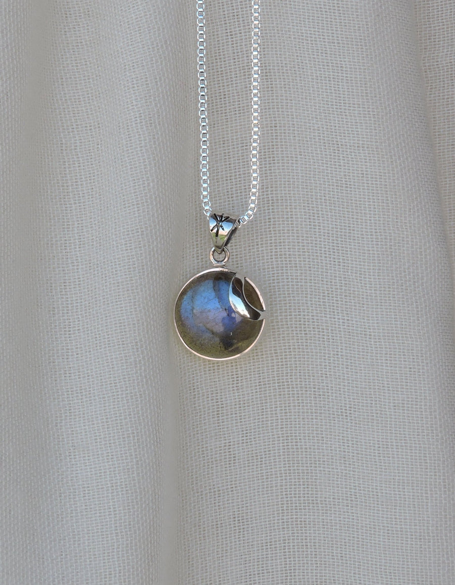 Round Labradorite Pendant with Silver Accent