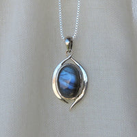 Swoosh Design Labradorite Pendant