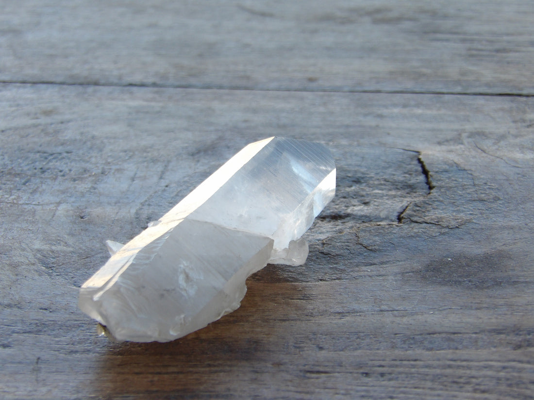 Lemurian quartz point with visible Lemurian lines