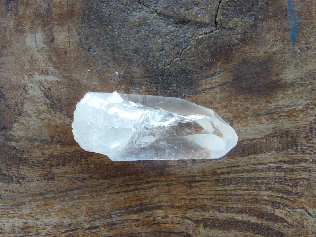 Lemurian quartz striated surface