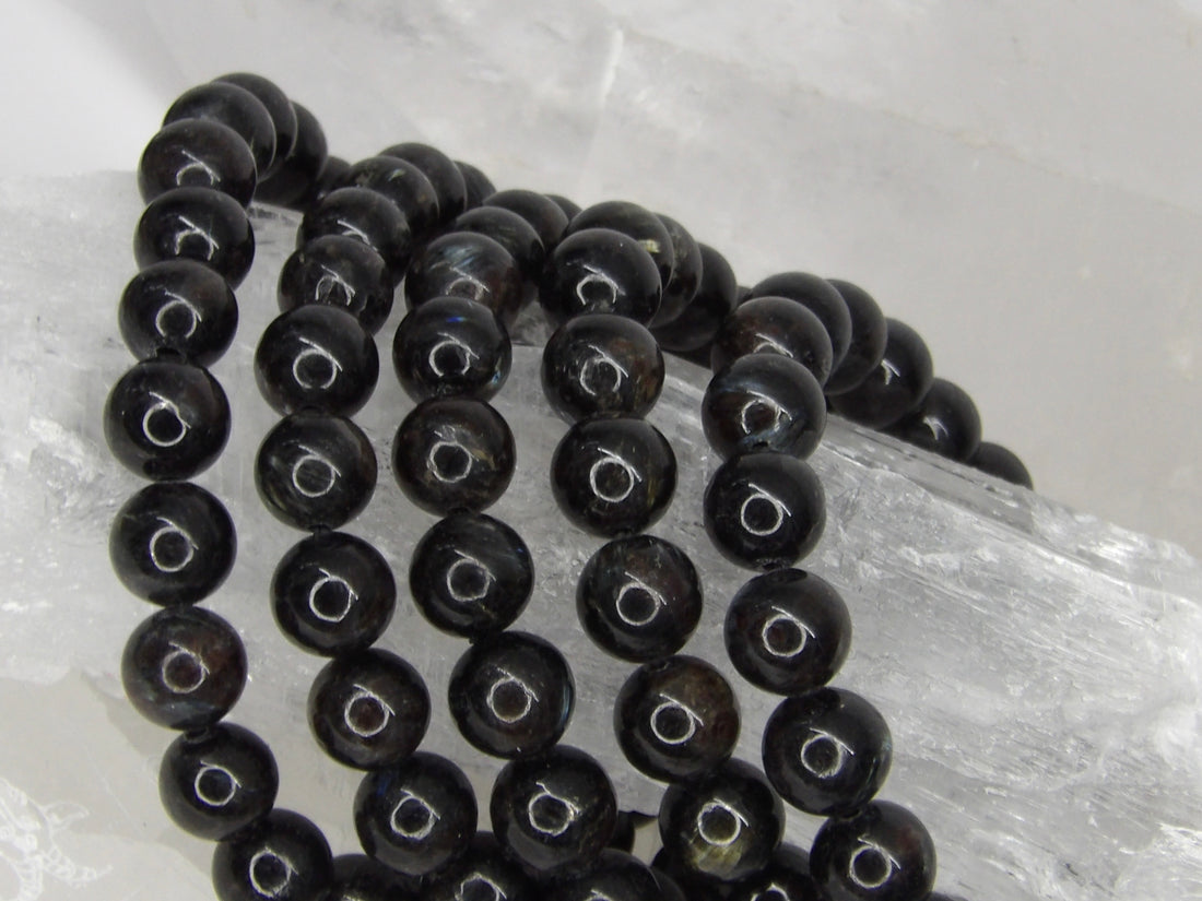 Nuummite Bracelet | 8mm Natural Gemstone Stretch Bracelet