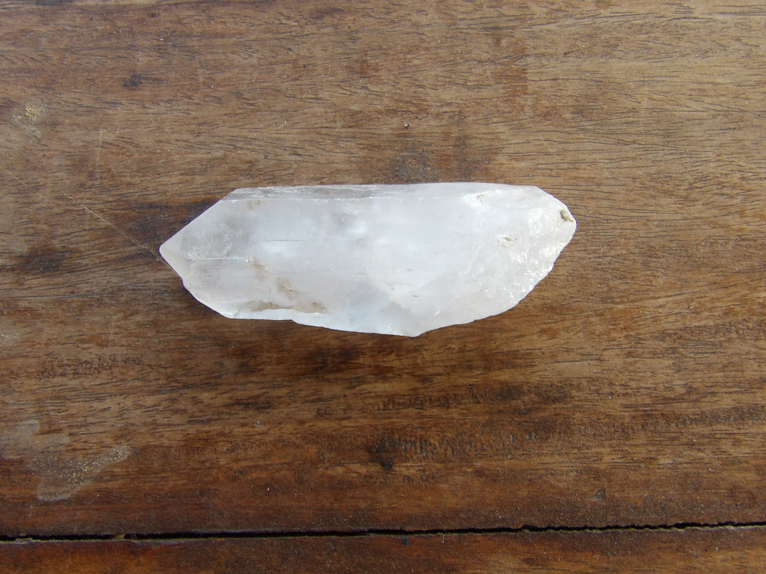 Double terminated quartz point