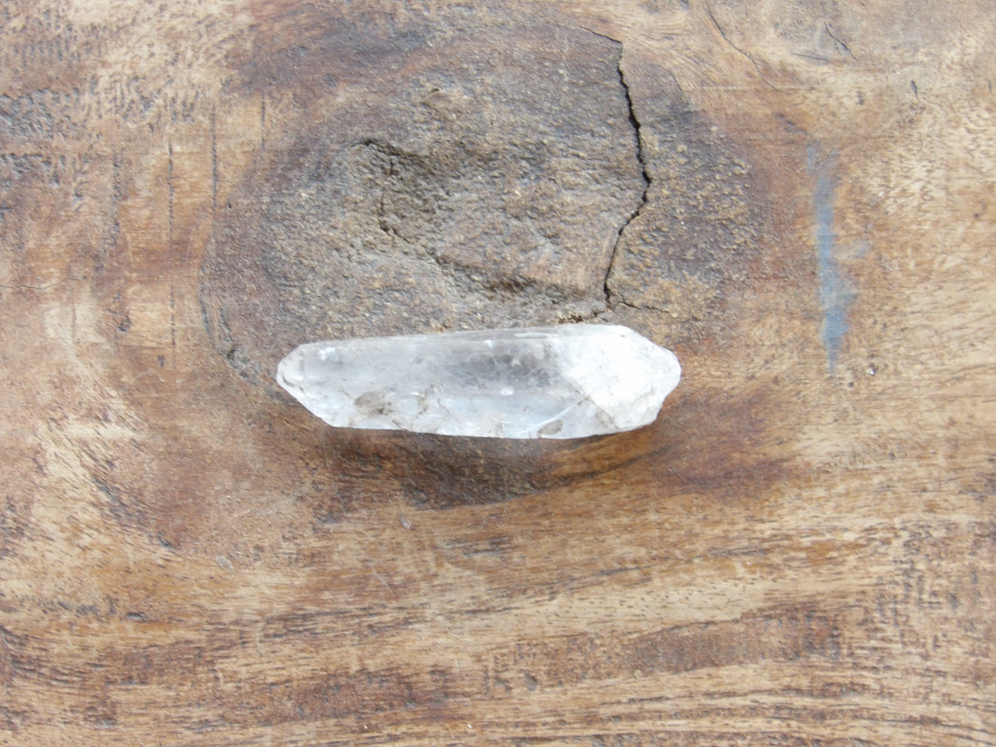 Self healed clear quartz point