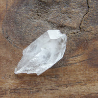 Natural lear quartz point for meditation 