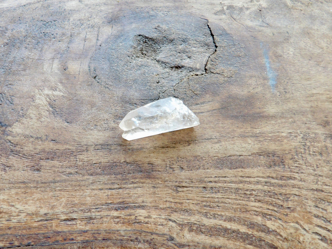 Twin Clear quartz crystal point natural 